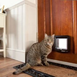 SureFlap Microchip Cat Flap -Meow Mart 136978 sureflap braun mit katze 09 2011 2